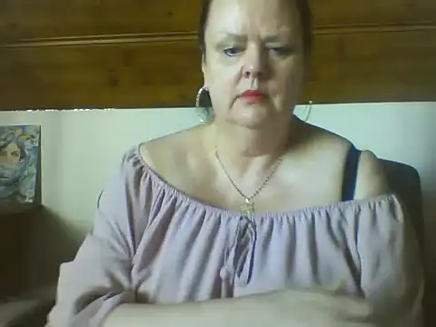 TiffanyMature online show from April 10, 8:19 am