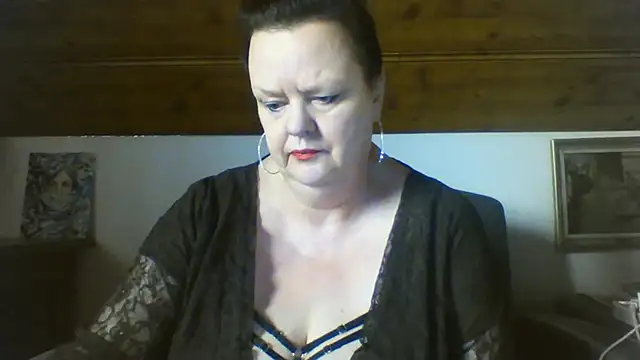 TiffanyMature online show from April 13, 6:19 am