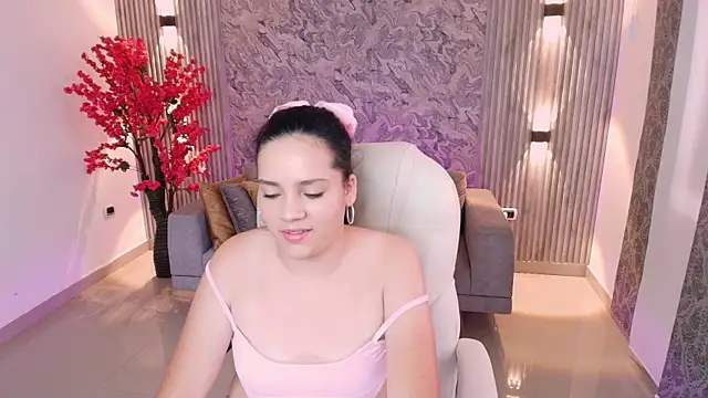 karlie small online show from September 17, 7:37 pm