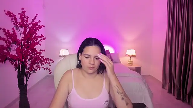 karlie small online show from December 21, 11:50 am