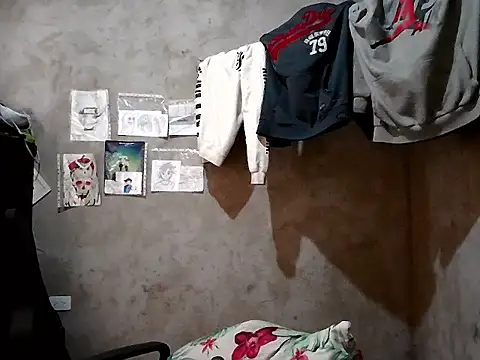 dirty model online show from April 20, 7:48 pm