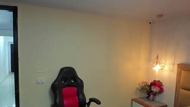 MELISSAROUGE online show from April 21, 1:42 am