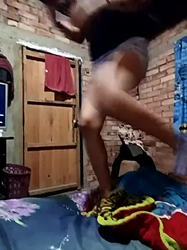 Snapshot of LUNAROSE_SEX chatting on December 3, 1:57 am LUNAROSE SEX online show from December 3, 1:57 am