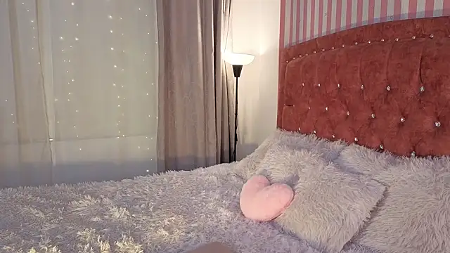 LunaVelvet777 online show from April 20, 5:48 pm