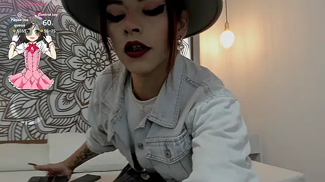 Lilith Zamara online show from December 5, 2:47 pm