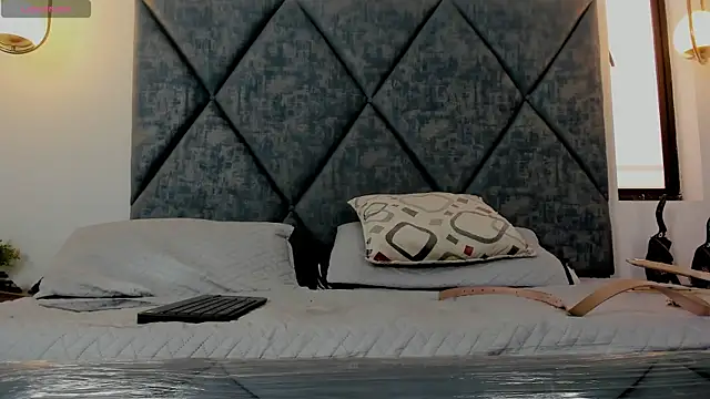 Lilith Zamara online show from December 19, 2:24 pm