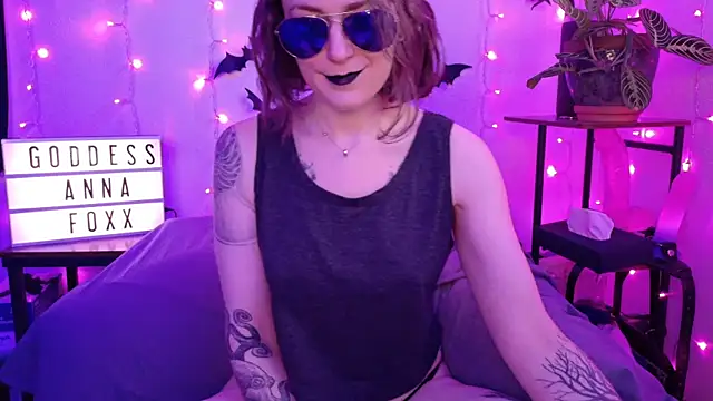 mistressannafoxx online show from February 16, 10:17 pm