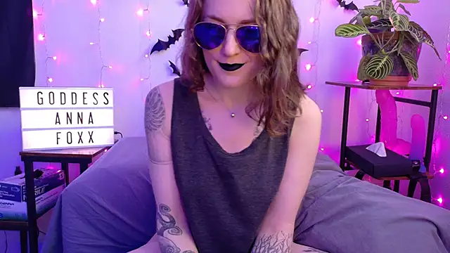 mistressannafoxx online show from April 10, 9:19 pm