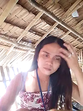 Snapshot of lexyyr17 chatting on April 15, 12:06 am lexyyr17 online show from April 15, 12:06 am