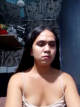 Snapshot of lexyyr17 chatting on April 17, 1:08 am lexyyr17 online show from April 17, 1:08 am