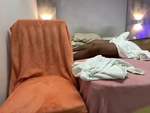CasadoLutadorBigStuds online show from May 28, 9:34 pm