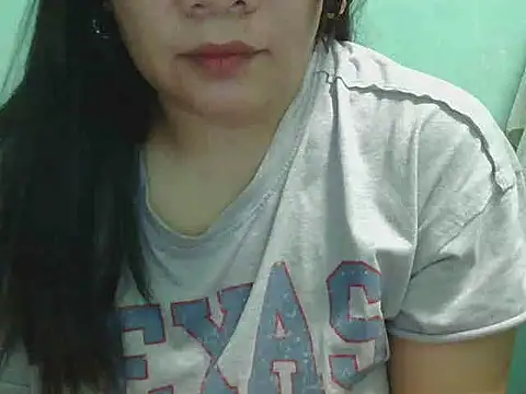 Snapshot of sexychubb101 chatting on May 15, 6:04 pm sexychubb101 online show from May 15, 6:04 pm