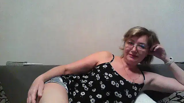 IrynaMolbertx online show from October 31, 5:08 am