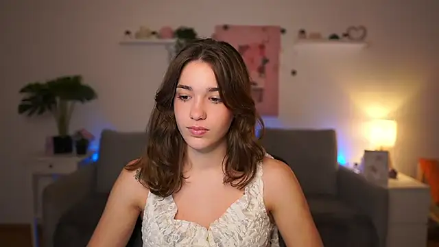 Snapshot of kissie_cat chatting on November 12, 2:06 pm kissie cat online show from November 12, 2:06 pm