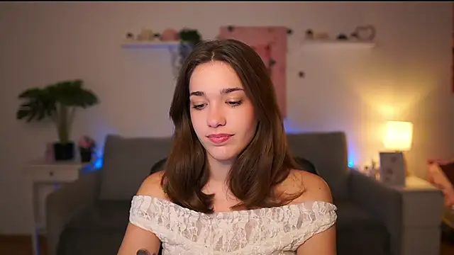 Snapshot of kissie_cat chatting on November 27, 2:08 pm kissie cat online show from November 27, 2:08 pm