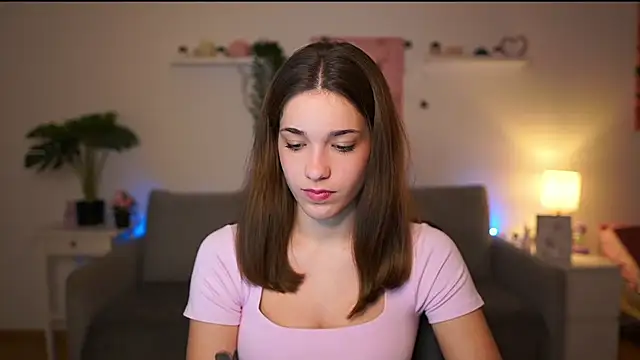 Snapshot of kissie_cat chatting on December 2, 2:12 pm kissie cat online show from December 2, 2:12 pm