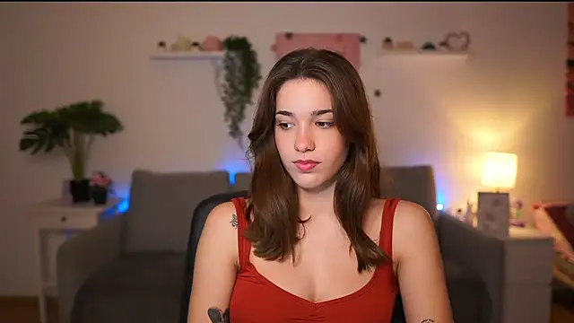 Snapshot of kissie_cat chatting on December 3, 2:15 pm kissie cat online show from December 3, 2:15 pm