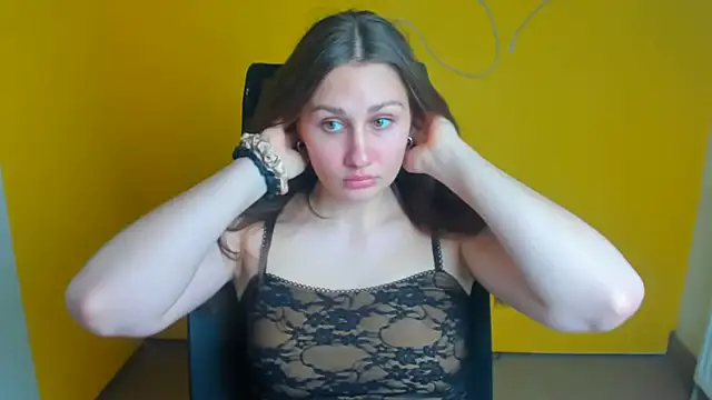 Stefanie Sweet online show from April 23, 11:20 am