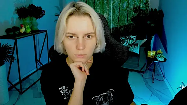 Snapshot of BethanyCloud chatting on October 24, 5:37 am BethanyCloud online show from October 24, 5:37 am