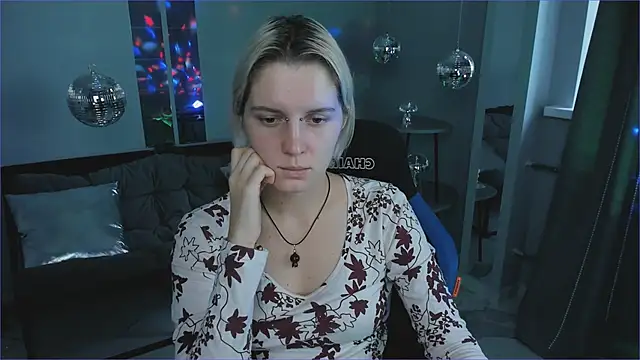 Snapshot of BethanyCloud chatting on November 5, 6:02 am BethanyCloud online show from November 5, 6:02 am