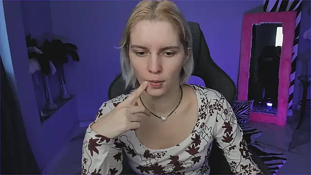 Snapshot of BethanyCloud chatting on November 27, 5:53 am BethanyCloud online show from November 27, 5:53 am