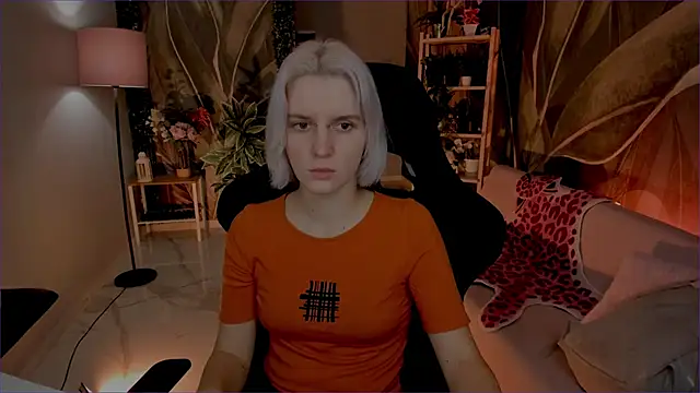 Snapshot of BethanyCloud chatting on November 28, 5:43 am BethanyCloud online show from November 28, 5:43 am