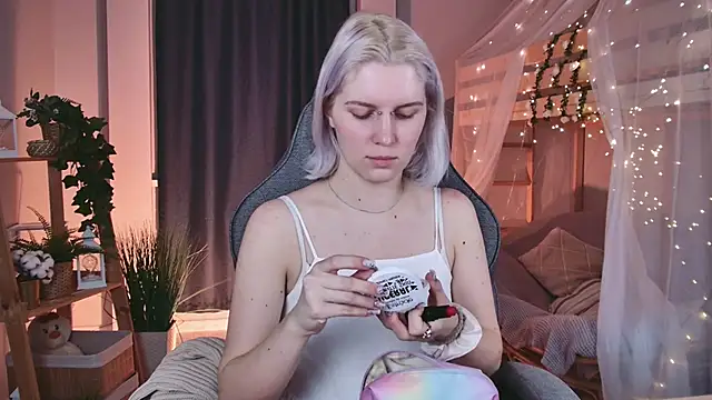 BethanyCloud online show from March 27, 3:12 am