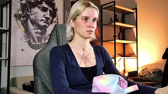 BethanyCloud online show from April 22, 8:17 am