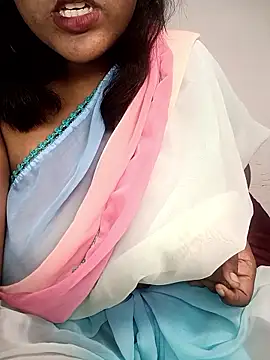 Snapshot of Cute_mikii chatting on November 9, 10:46 am Cute mikii online show from November 9, 10:46 am