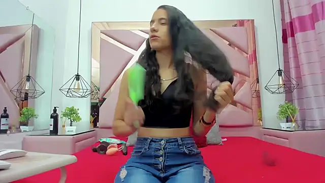 MiaCours online show from December 4, 7:00 pm