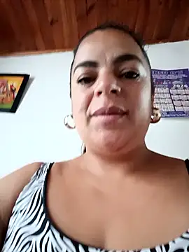 Mia-Glow online show from April 23, 11:31 am