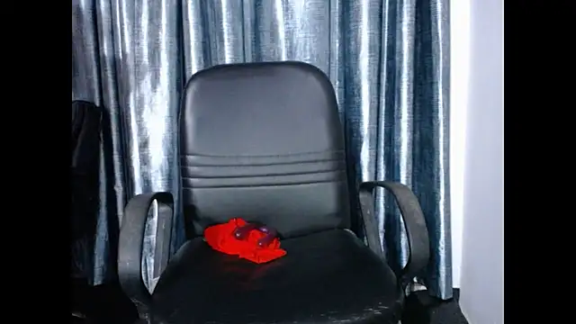 Snapshot of _kamyaa09 chatting on September 24, 8:06 am  kamyaa09 online show from September 24, 8:06 am