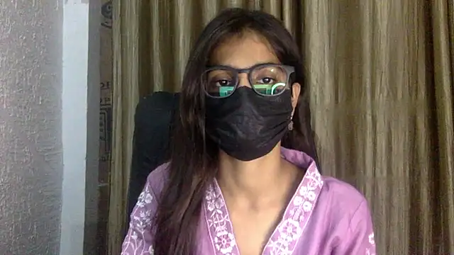 Snapshot of _kamyaa09 chatting on October 14, 9:21 am  kamyaa09 online show from October 14, 9:21 am