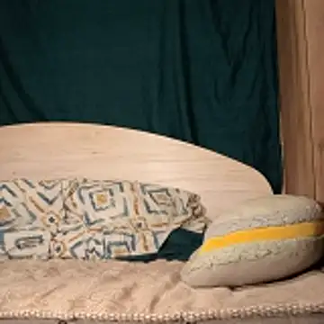 Tupo070481 online show from March 18, 4:10 pm