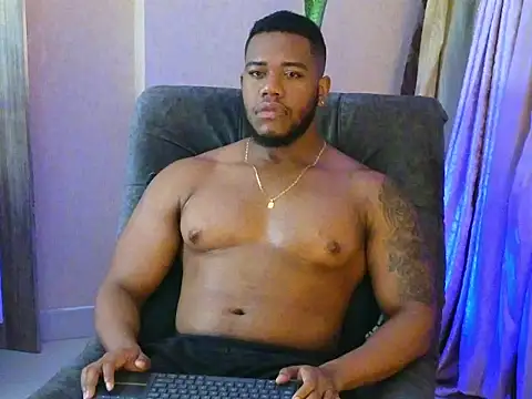 Snapshot of BenjaminCol_ chatting on October 4, 11:41 am BenjaminCol  online show from October 4, 11:41 am