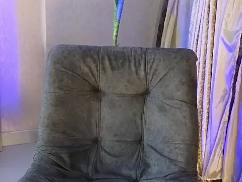 Snapshot of BenjaminCol_ chatting on October 11, 12:54 am BenjaminCol  online show from October 11, 12:54 am