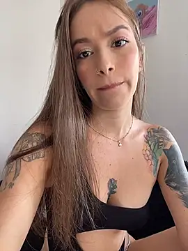 Snapshot of alysa_g_ chatting on July 5, 9:00 pm alysa g online show from July 5, 9:00 pm