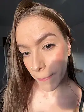 Snapshot of alysa_g_ chatting on July 17, 10:36 pm alysa g online show from July 17, 10:36 pm