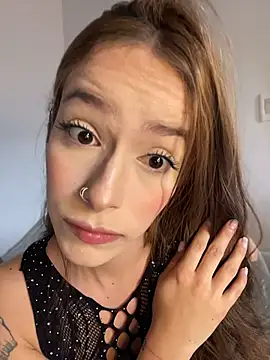 Snapshot of alysa_g_ chatting on August 3, 10:13 pm alysa g online show from August 3, 10:13 pm