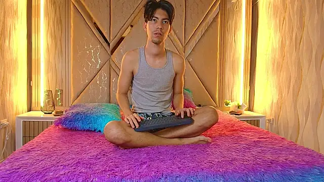 Snapshot of Couplex_xxx chatting on December 4, 1:26 am Couplex xxx online show from December 4, 1:26 am