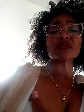 BiiancaEstradaa online show from February 15, 5:20 pm