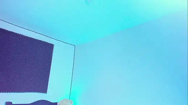 Ellope  online show from November 12, 10:09 pm