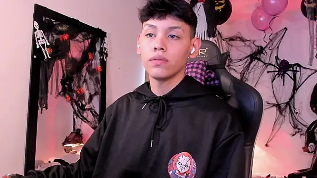 zeus blaze online show from October 4, 5:55 pm