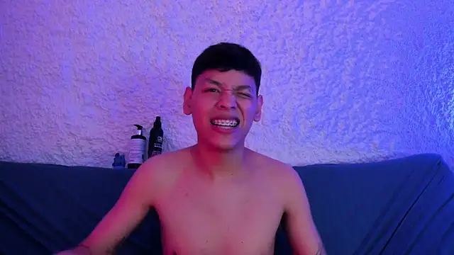 zeus blaze online show from November 13, 9:03 pm