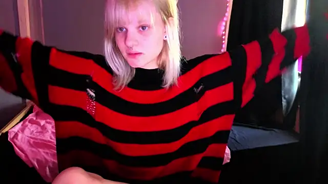 Elieiza xo online show from April 18, 10:08 am