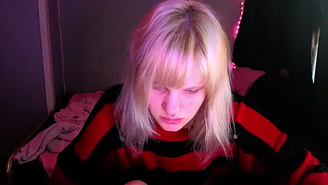 Elieiza xo online show from April 19, 10:03 am