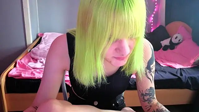 Elieiza xo online show from April 25, 10:07 am