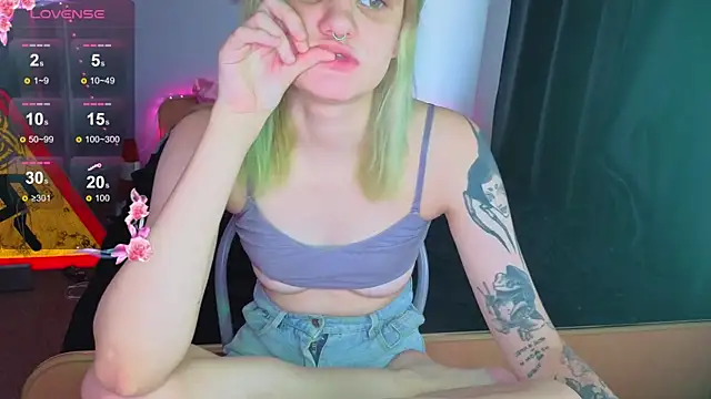 Elieiza xo online show from June 15, 9:22 am
