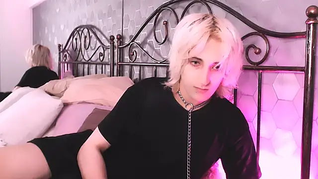 Snapshot of whitenyx chatting on September 19, 10:10 pm whitenyx online show from September 19, 10:10 pm