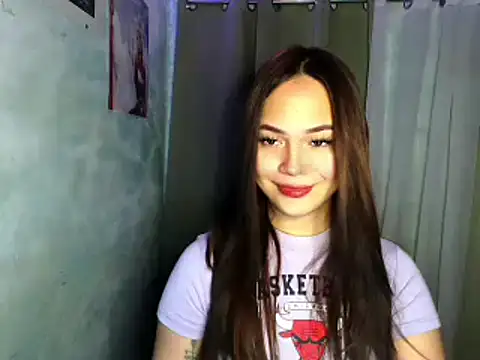 Snapshot of sweetsassyxx chatting on May 13, 1:47 am sweetsassyxx online show from May 13, 1:47 am
